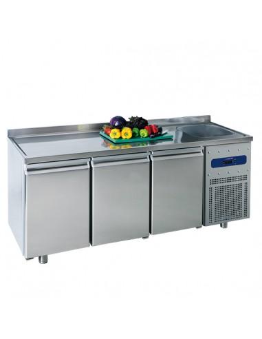 Table réfrigérée 700 mm avec 3 portes, évier 35x40x20h cm à droite et dosseret, -2°/+8°C