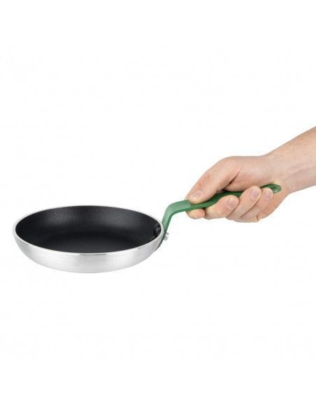 Poêle aluminium antiadhésive Teflon Platinum Plus Hygiplas avec manche vert 200mm