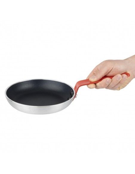 Poêle aluminium antiadhésive Teflon Platinum Plus Hygiplas avec manche rouge 200mm