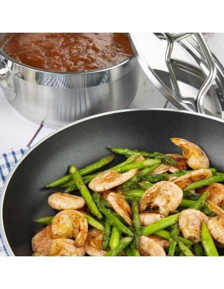 Ensemble 4 pièces casseroles avec couvercles et poêle Nisbets Essentials Cook Like A Pro
