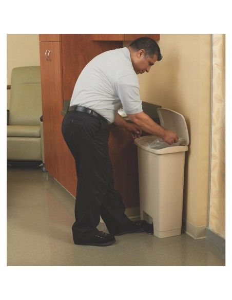 Poubelle à pédale frontale Rubbermaid Slim Jim beige 50L